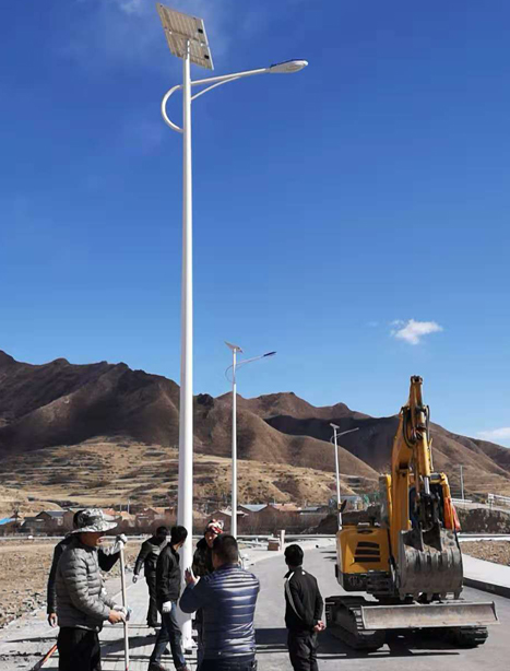 甘南碌曲10米原州太阳能路灯项目